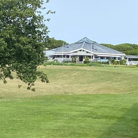 2 Situee Dans Un Magnifique Village Familiale Апартаменты *