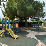 2 Situee Dans Un Magnifique Village Familiale