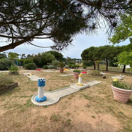 2 Situee Dans Un Magnifique Village Familiale דירה Talmont-Saint-Hilaire