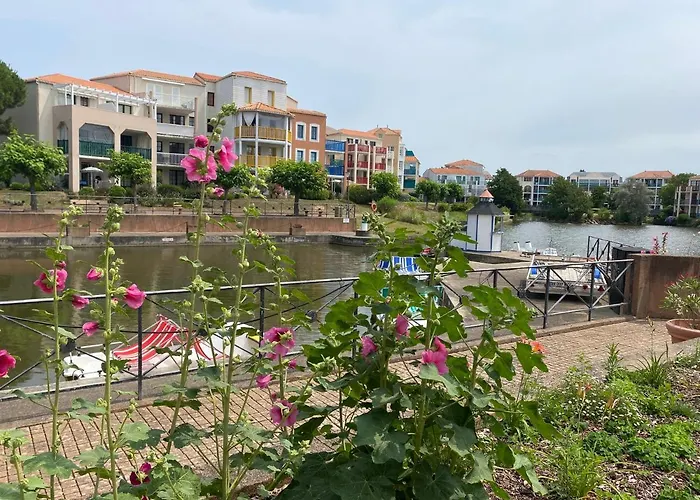 2 Situee Dans Un Magnifique Village Familiale דירה *