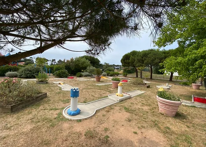 2 Situee Dans Un Magnifique Village Familiale דירה Talmont-Saint-Hilaire